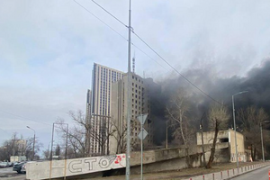 В Киеве возникли пожары в результате падения обломков российских ракет