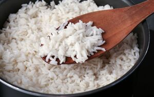Рис перед приготовлением нужно тщательно промыть