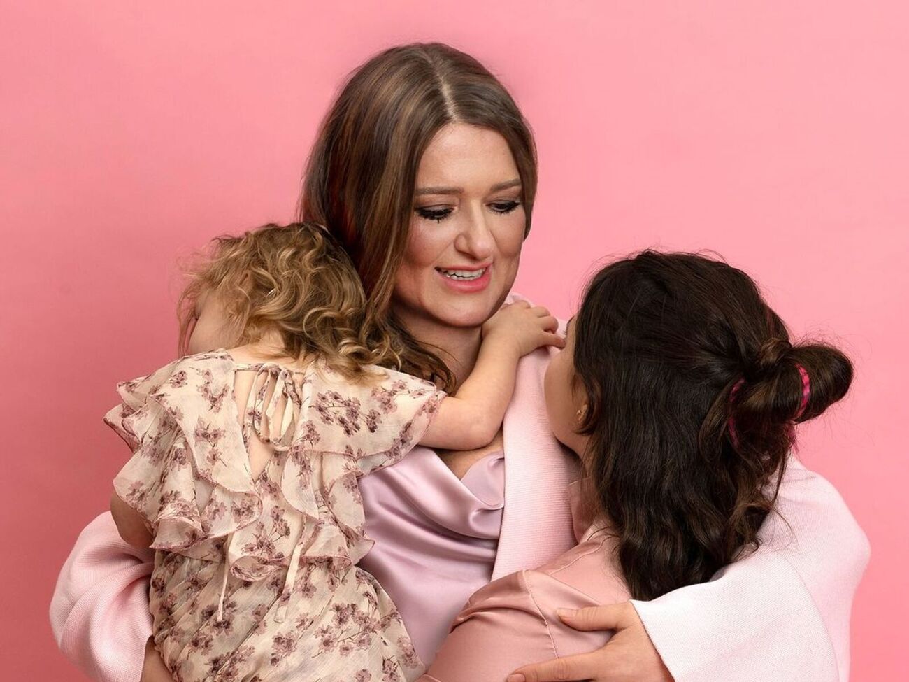 О том, что у нее есть две приемные дочери, Могилевская впервые заявила 31 декабря 2023 года