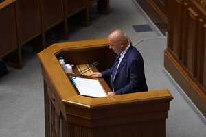 Буглак – член ЦВК із 2019 року, колишній головний юридичний радник кондитерської корпорації Roshen