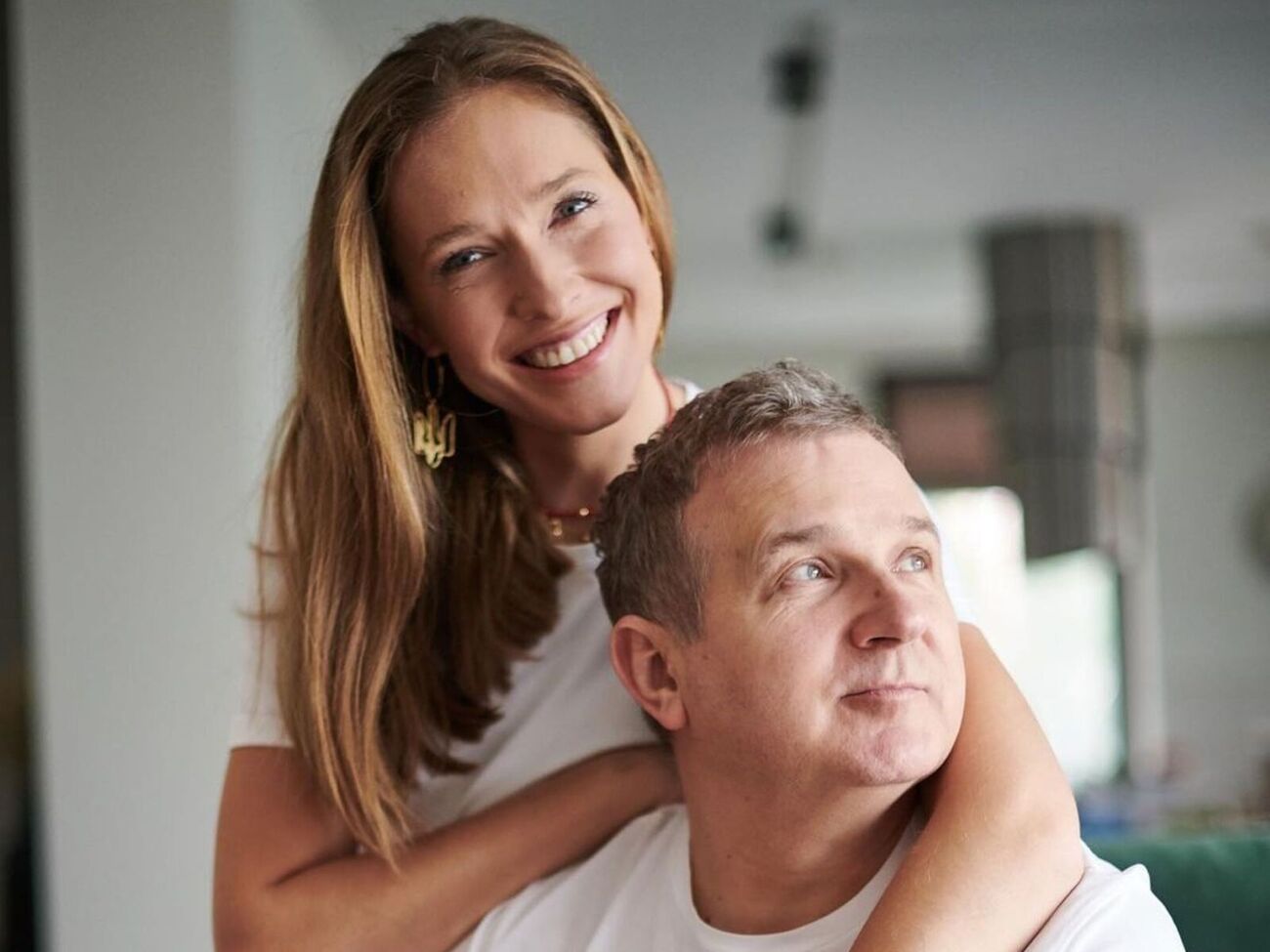 Горбунов и Осадчая с 2016 года являются бессменными ведущими шоу "Голос країни"