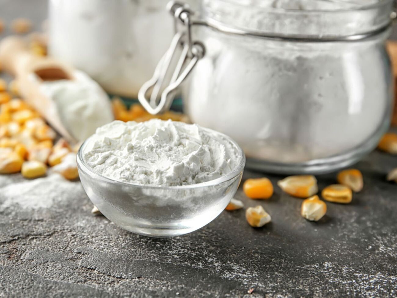 Обычно крахмалом заменяют яйца, когда готовят веганские блюда