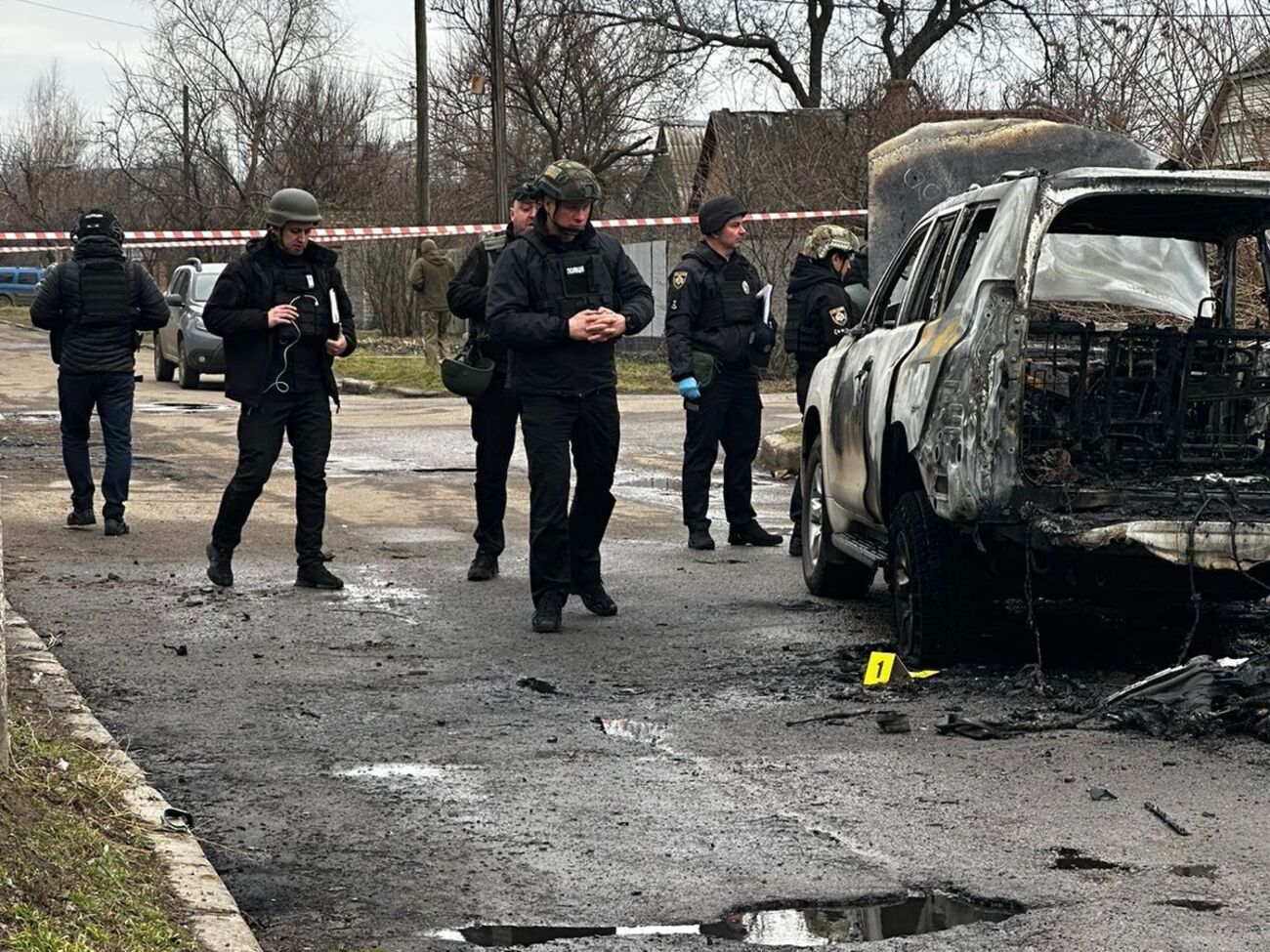 Після обстрілу автомобіль загорівся