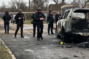 Після обстрілу автомобіль загорівся
