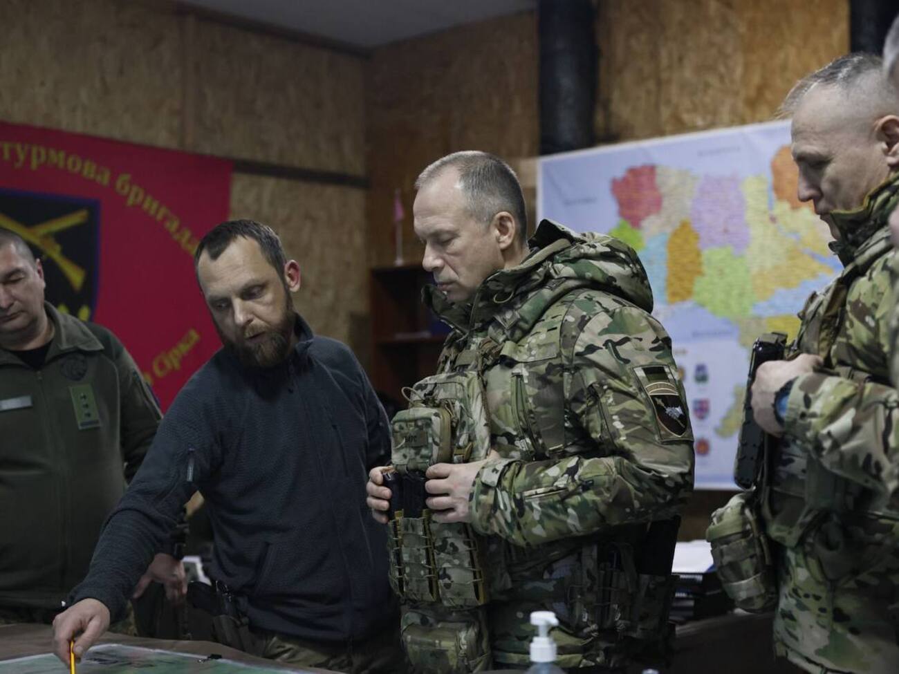 Сырский с командирами обсудили возможную тактику действий противника