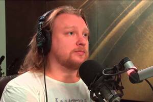 Владимир Петров: Очень сложно делить теперь мир между украинцами и русскими. Если бы это была война с Румынией или с Польшей, то я бы, наверное, пошел