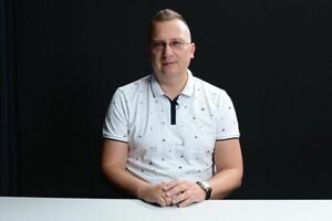 Зараз розглядають варіант випуску облігацій для України під заставу заблокованих російських активів. Ми можемо буквально за день опинитися з подвоєним державним боргом