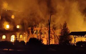 Під Змієвом російські дрони вдарили по готелю й відпочинковому комплексу