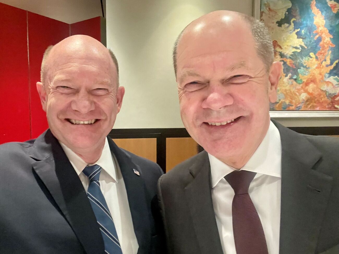 Шольц (справа): Приятно снова увидеть моего двойника