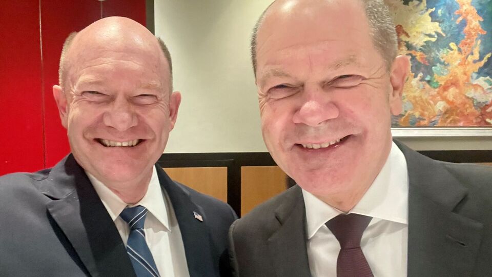 Шольц (справа): Приятно снова увидеть моего двойника