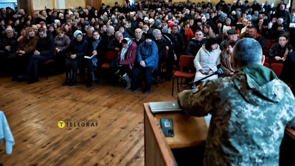 Жителі Космача обурилися мобілізацією