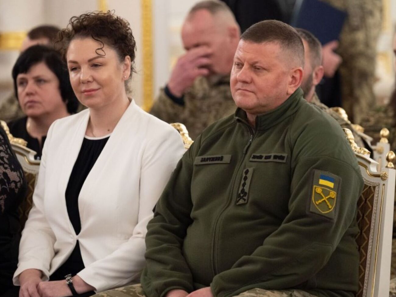 Під час церемонії нагородження Залужні сиділи разом у першому ряду