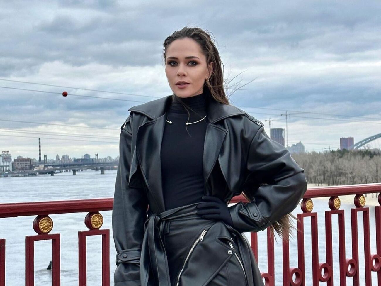 Санина не афиширует местонахождение своего мужа