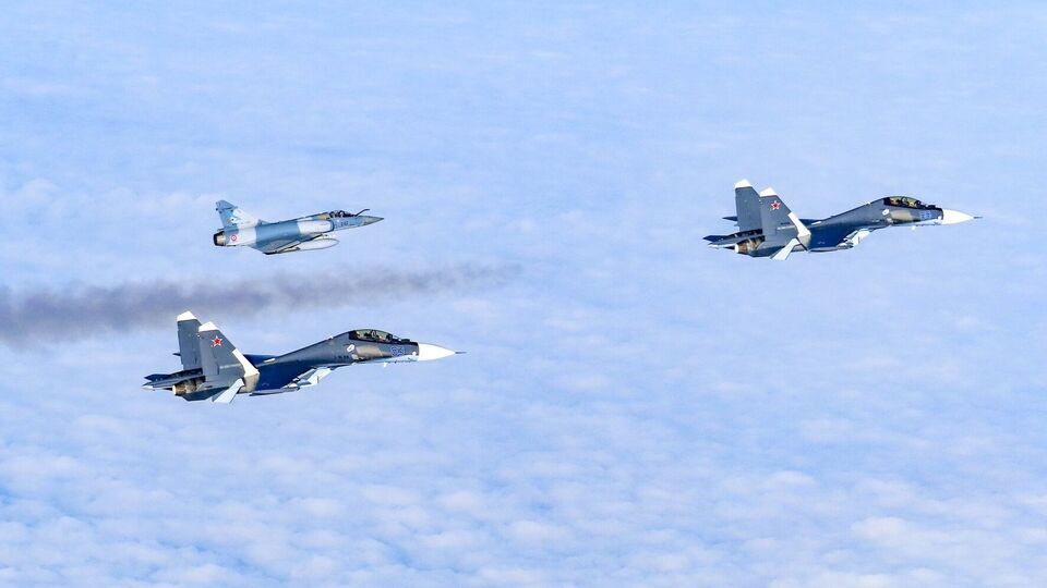 Сначала истребители НАТО перехватили истребители РФ