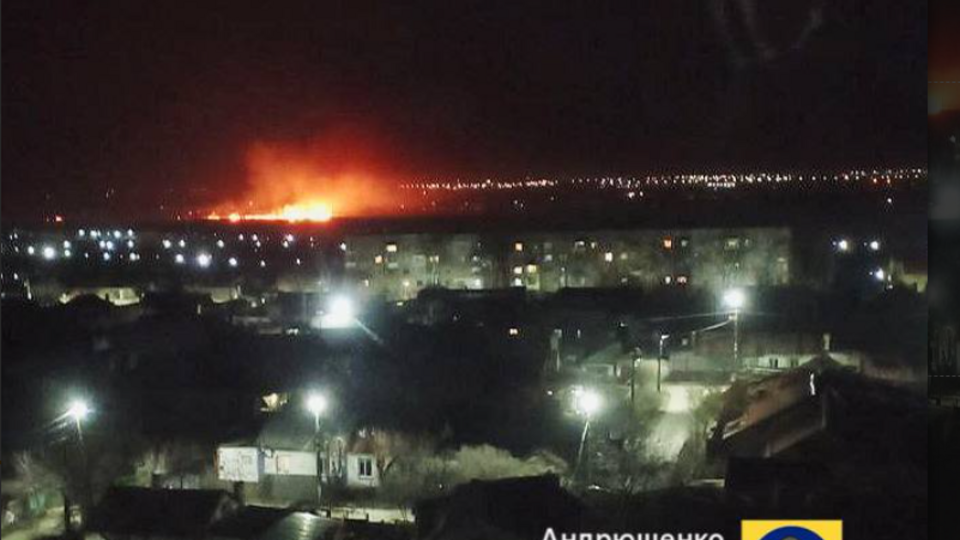 В Мариуполе после прилета горела база оккупантов, заявил Андрющенко