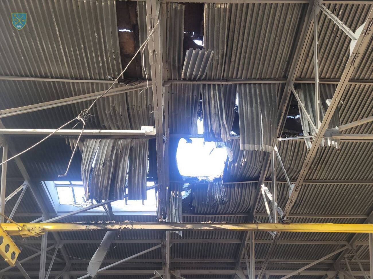 Вражеские дроны повредили здание промышленного предприятия