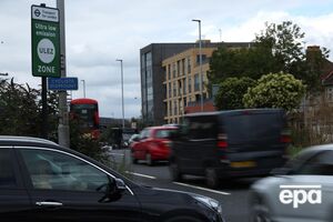 С 15 марта жители Лондона, участвующие в программе Ulez, смогут получить грант на утилизацию и пожертвовать свой автомобиль Украине, отметили в мэрии