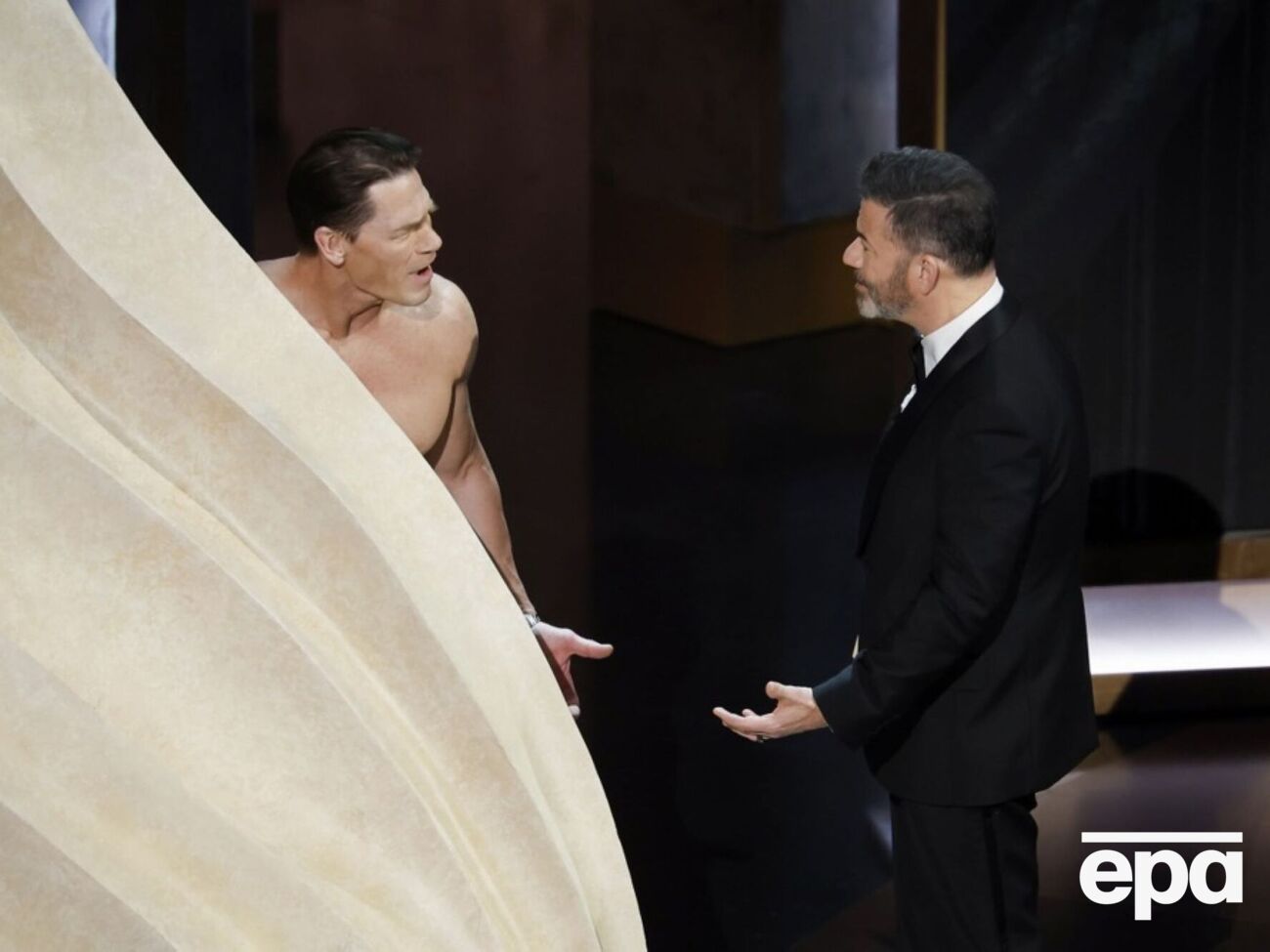 Киммел и Сина разыграли сценку во время вручения "Оскара"