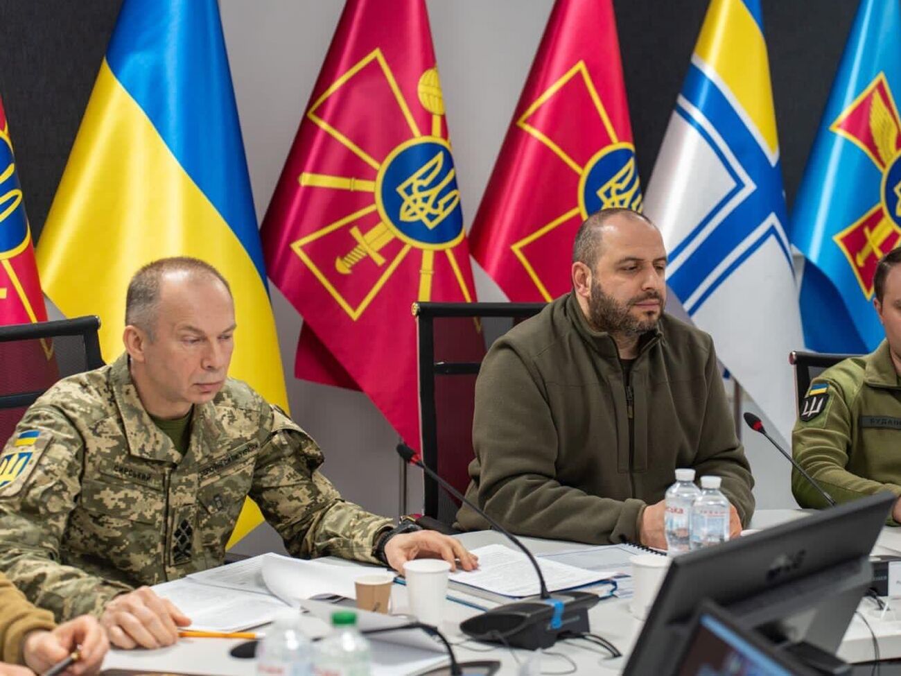 Сырский и Умеров побеседовали с главой Пентагона в рамках подготовки к "Рамштайну"