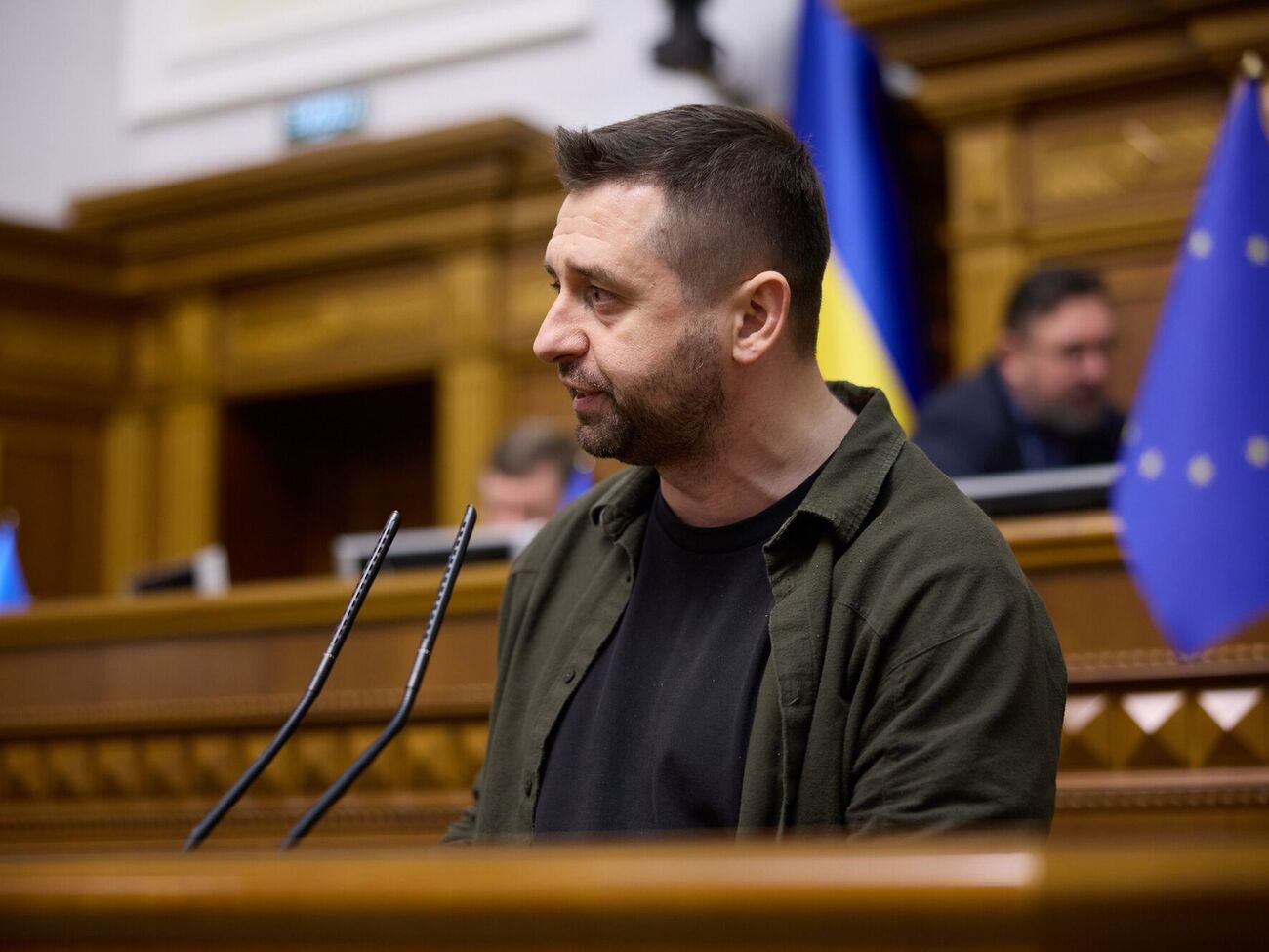 Арахамия заявил, что властям Грузии нужно в первую очередь освободить Саакашвили