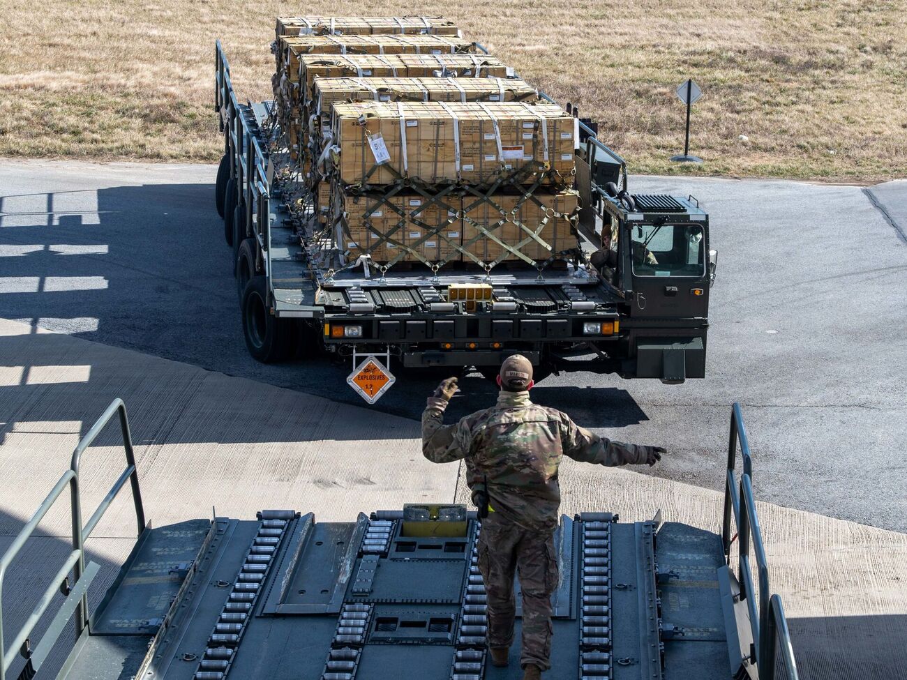 Оголошення військової допомоги Україні від США очікують 12 березня, зазначило Reuters