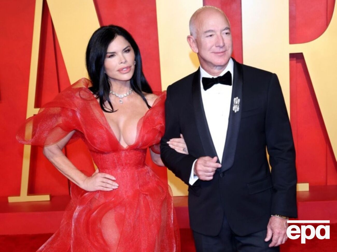 Отношения Безоса и Санчес начались в апреле 2018 года