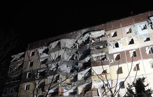 Российская ракета попала в девятиэтажный дом в Кривом Роге