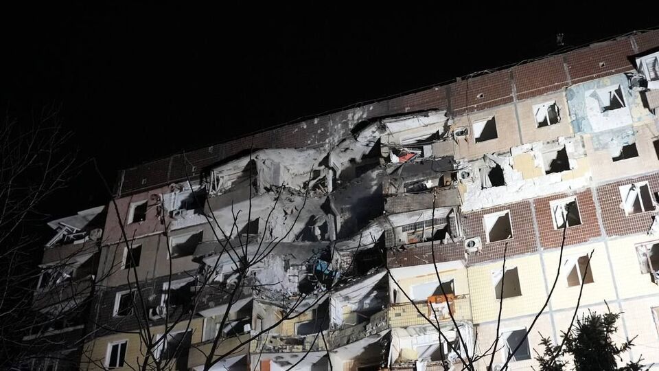 Российская ракета попала в девятиэтажный дом в Кривом Роге