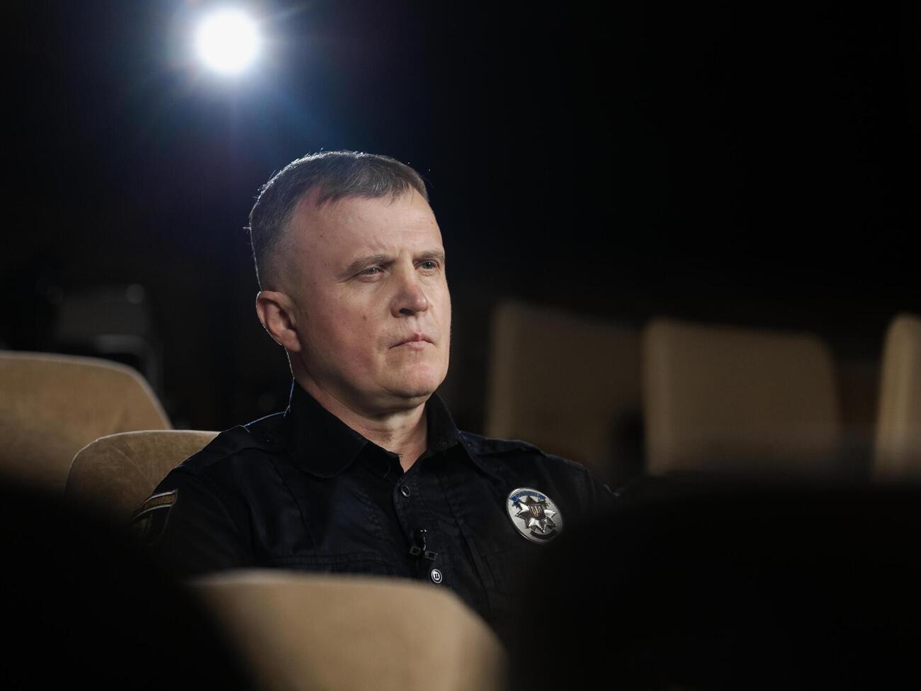 Нікулін: 9 березня 2022 року ми виїхали на бомбовий удар по пологовому будинку. І тут я побачив журналістів. Це було знайомство ну майже за секунду