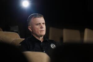 Нікулін: 9 березня 2022 року ми виїхали на бомбовий удар по пологовому будинку. І тут я побачив журналістів. Це було знайомство ну майже за секунду