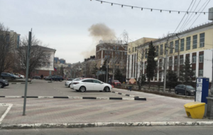 В Белгороде в здание ФСБ попал дрон, выпущенный, по данным украинских СМИ, российскими добровольцами