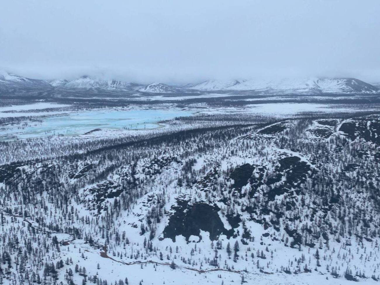 В районе аварии начали поисково-спасательную операцию, точное число пострадавших пока неизвестно
