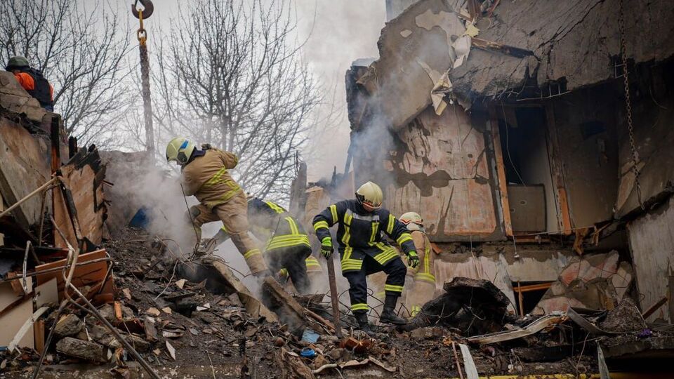 У ДСНС наголосили, що рятувальні роботи тривають