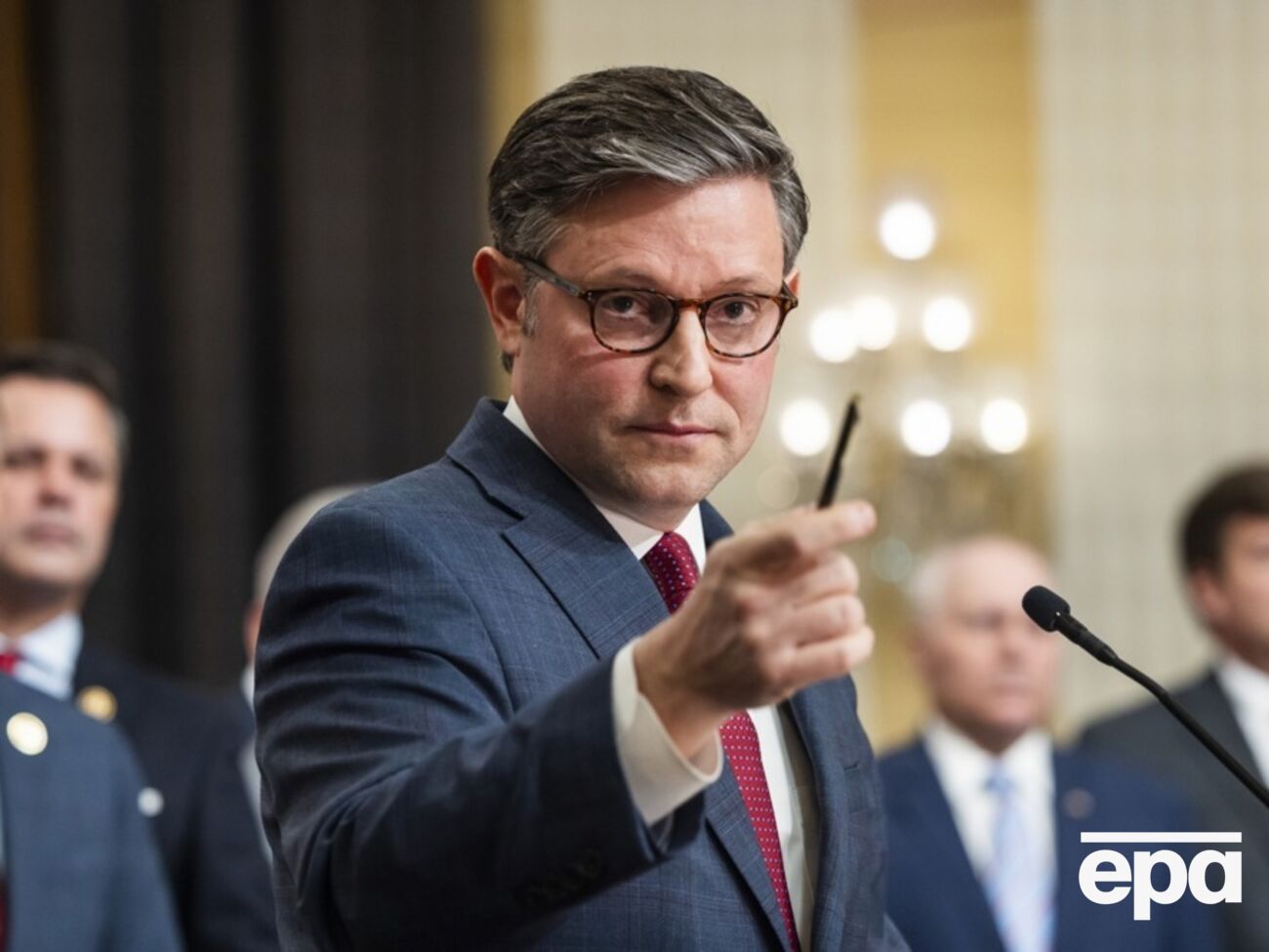 Джонсон (на фото) четко выразил намерение помочь Украине, рассказал сенатор Крамер