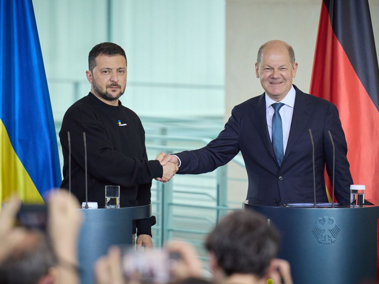 Зеленский и Шольц обсудили результаты конференции по поддержке Украины в Париже