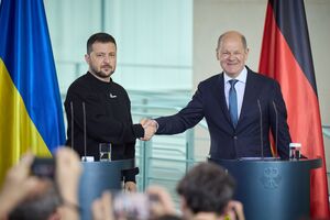 Зеленський і Шольц обговорили результати конференції з підтримки України в Парижі