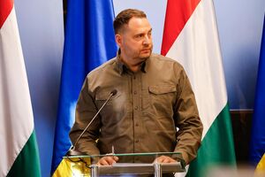 Ермак (на фото) после встречи с Сийярто в Ужгороде 29 января говорил о "мощном шаге" ко встрече Зеленского с Орбаном