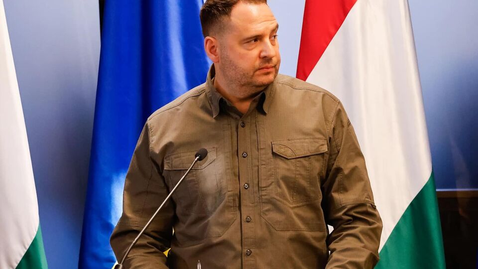 Ермак (на фото) после встречи с Сийярто в Ужгороде 29 января говорил о "мощном шаге" ко встрече Зеленского с Орбаном