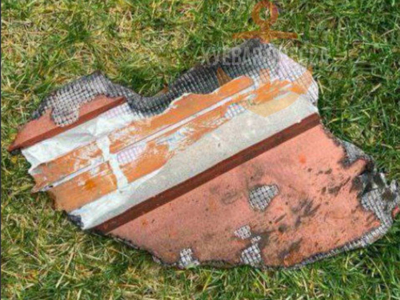 В одеських Telegram-каналах публікують, як стверджують, уламки однієї з російських ракет, які вдарили по Одесі