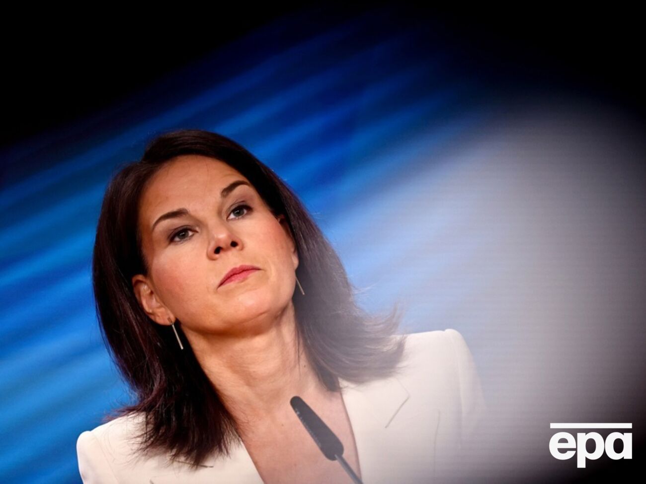 Бербок также поддержала обмен ракетами с Великобританией, чтобы вооружить Украину