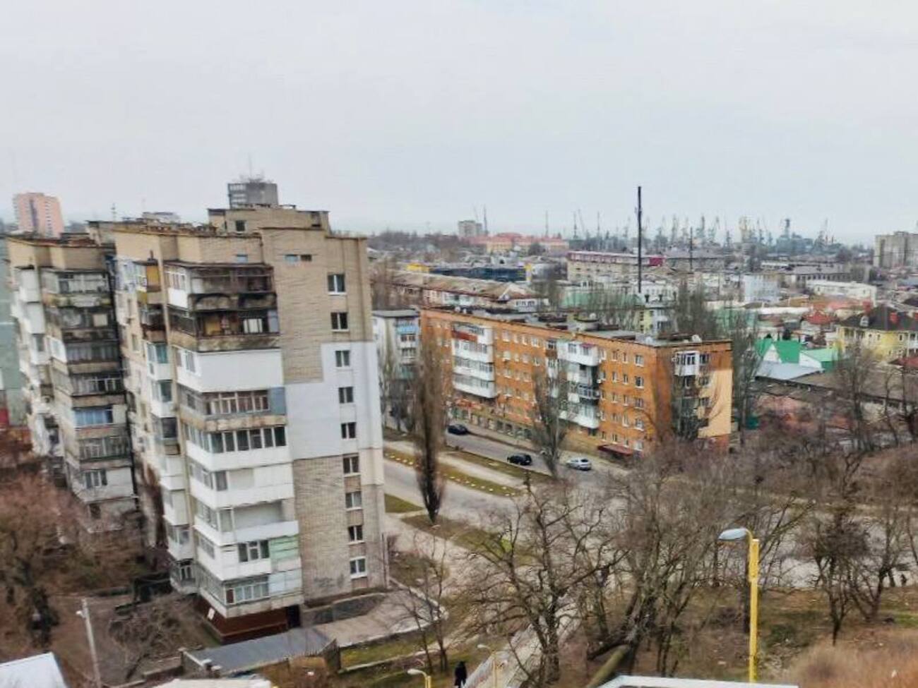 Більшість жителів окупованого Бердянська не відчиняли двері зрадникам, які збирали голоси на псевдовиборах, зазначили у соцмережі
