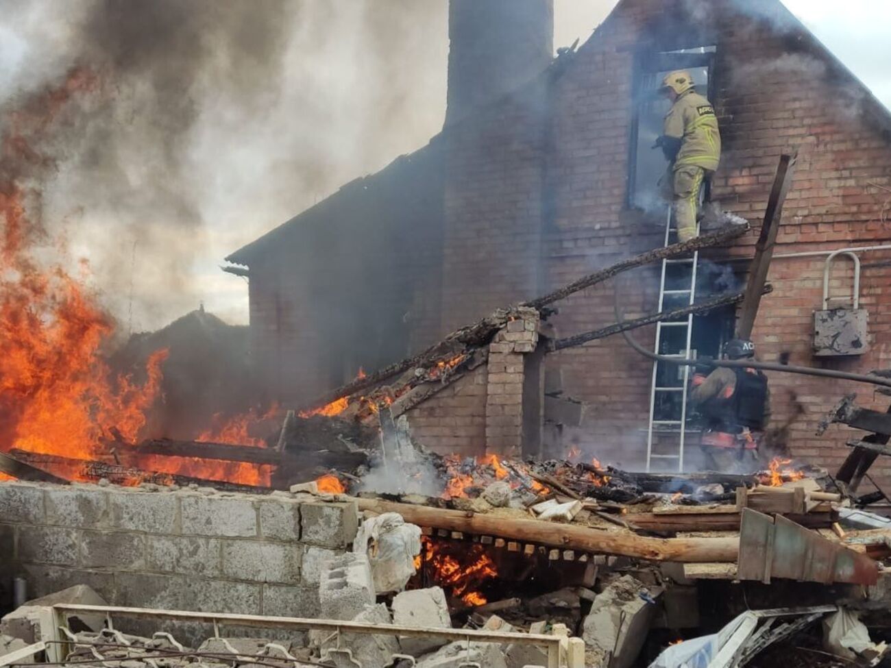 В Никопольском районе обстрелами повреждено более 30 частных домов