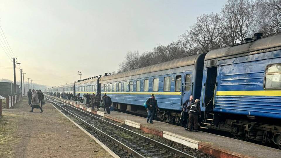 В "Укрзалізниці" обмежили до/зі станції Нігин рух поїзда далекого прямування №139/140 "Київ – Кам'янець-Подільський"