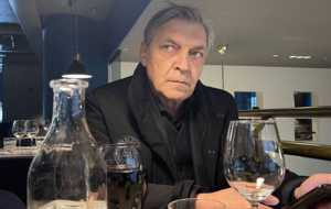 Последнее время у орков наблюдался "провал мотивации", поэтому Путин отдал им на разграбление руины Авдеевки