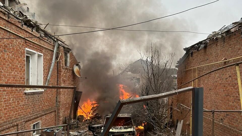 Приблизно о 15.30 росіяни завдали ударів по Вовчанську, зазначили в поліції Харківської області