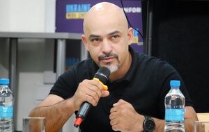 Сподіваюся, що хоча б тепер, коли Росія вже не приховує свого вищиру, у всіх столицях прокинуться і не визнають Путіна президентом, а весь цей фарс – виборами
