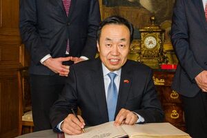 КНР содействует переговорам и не подливает масла в огонь, заявил Шитин