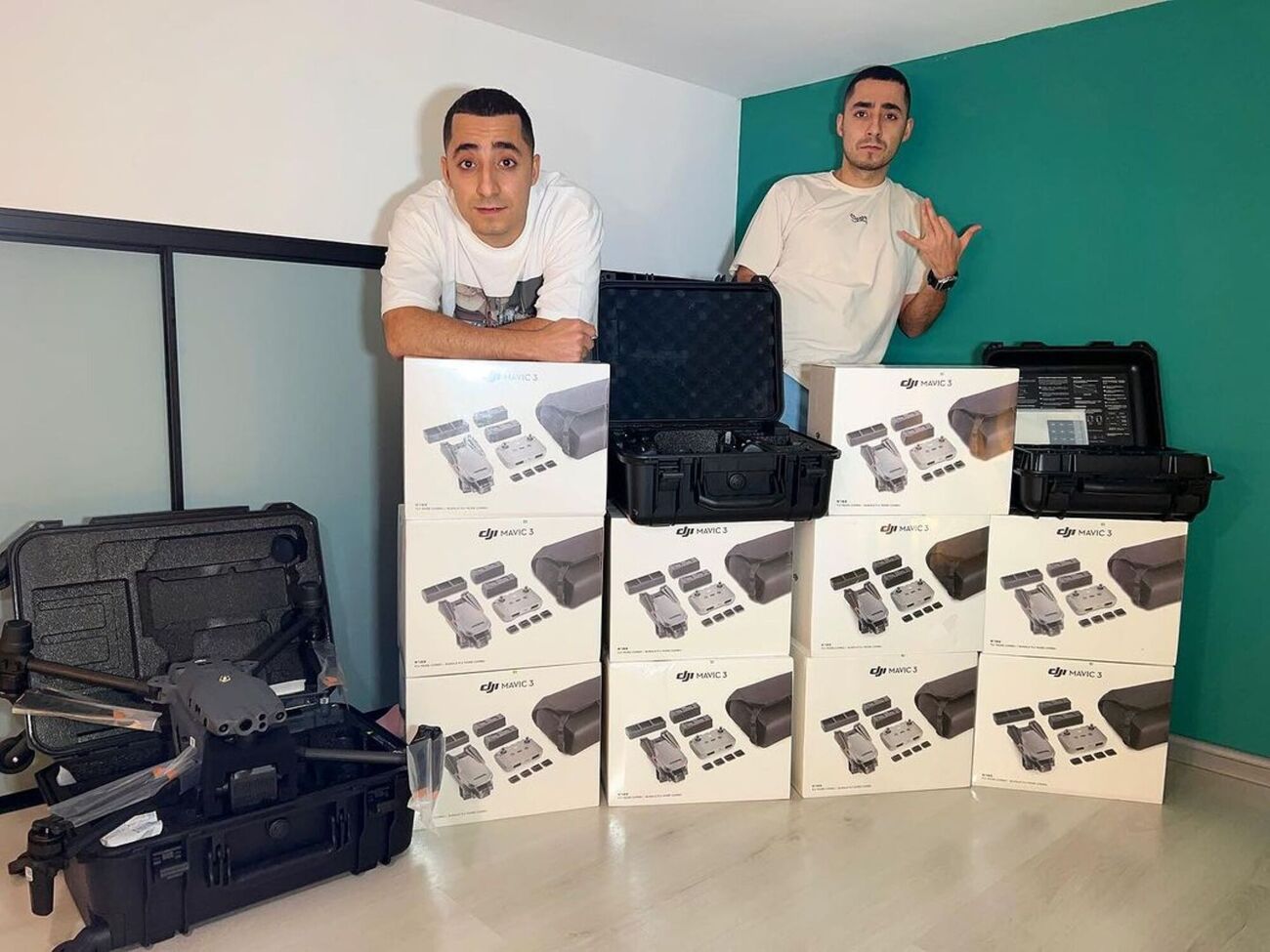 Кошти на дрони для українських розвідників зібрали під час благодійного туру "Курган & Agregat" Україною