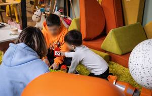 С семьями уже пообщались правоохранители для того, чтобы установить, какие преступления совершали оккупанты