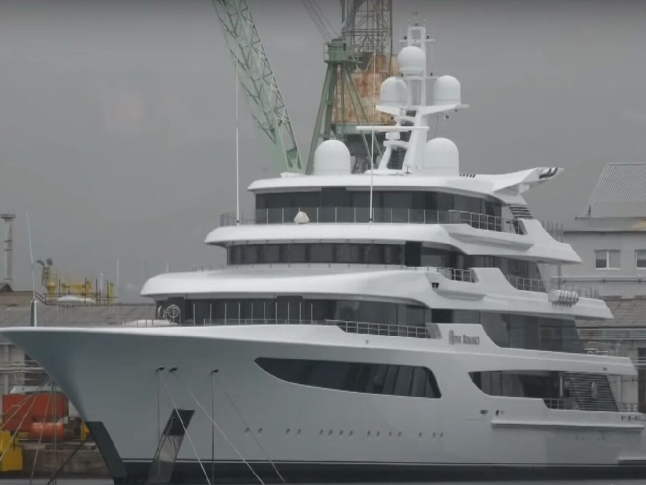 Яхта стоит в Хорватии